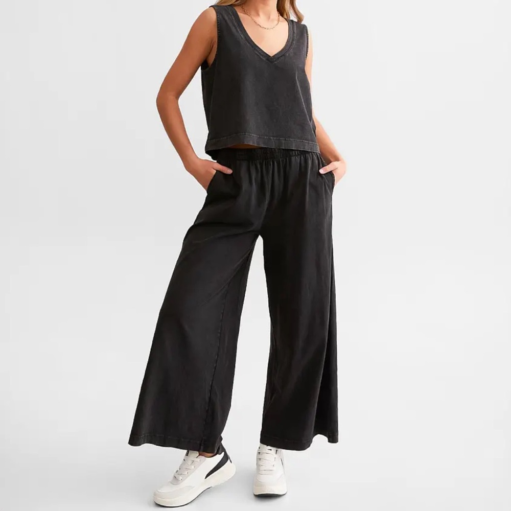 Z Supply Women’s Charcoal Pant Set